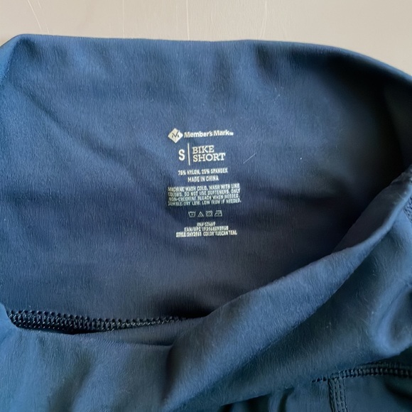 Navy blue biker shorts with side pockets - Picture 3 of 3